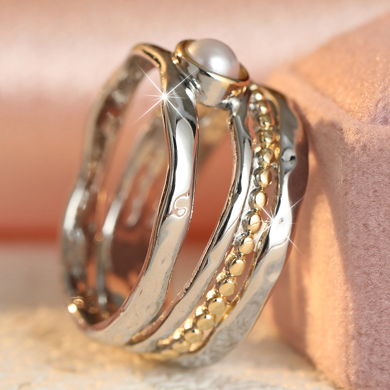 Women's Hollowed Out Curved Open Mouth Ring